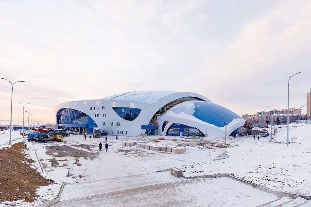 Крытая ледовая арена в Иркутске